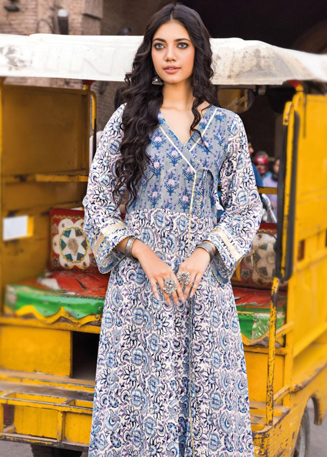 Vintage Garden By Gul Ahmed Printed Lawn Suits Unstitched 2 Piece GA23V TL-32028B - Summer Collection