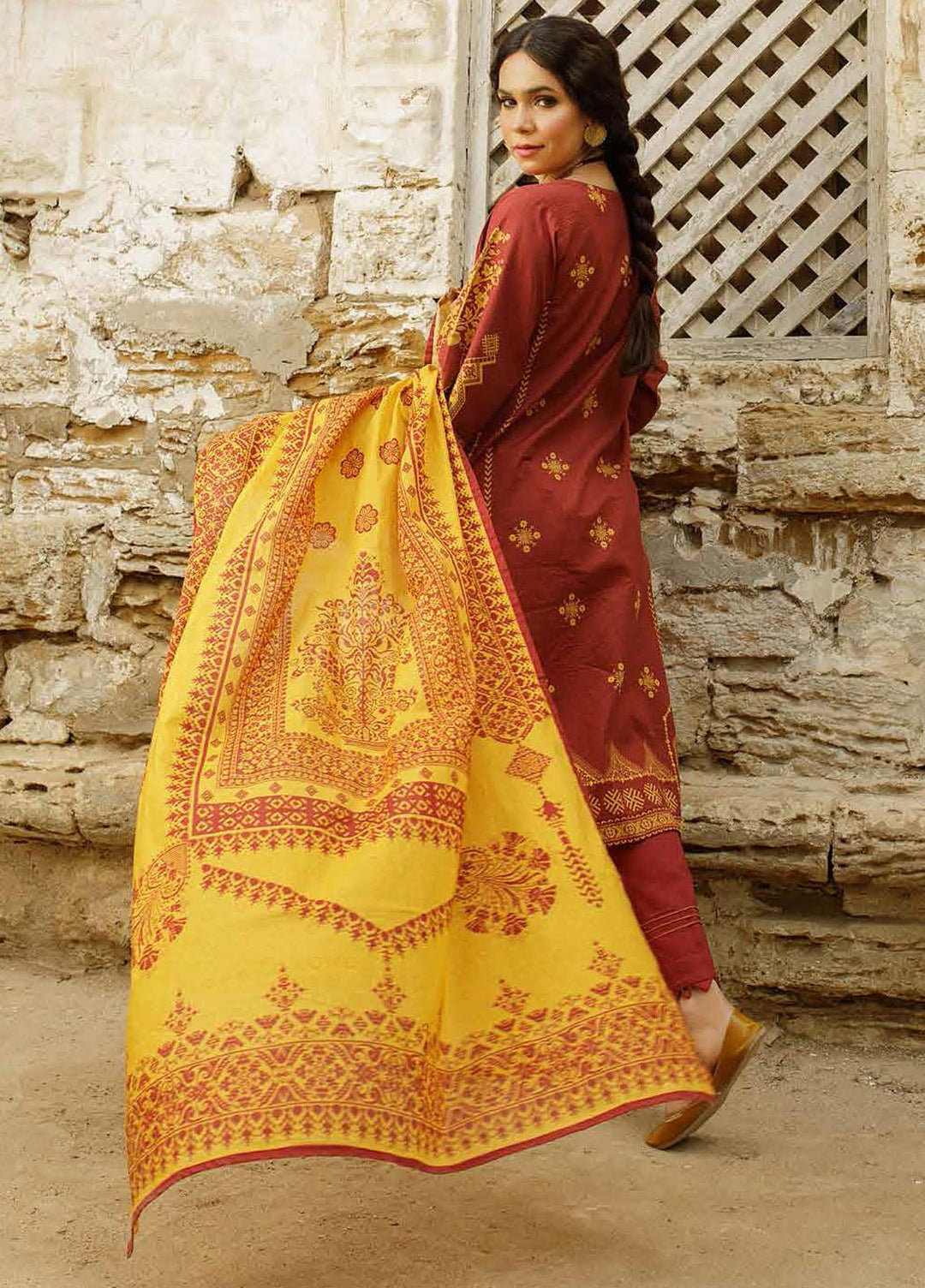 Vintage By Gul Ahmed Printed Lawn Suits Unstitched 3 Piece GA22V CL-22150 - Summer Collection