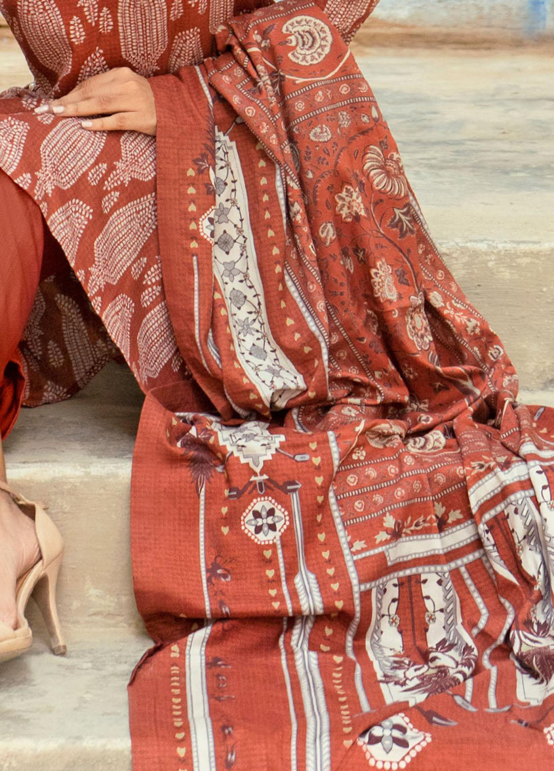 Gul Ahmed Printed Linen Suits Unstitched 3 Piece GA23WC LT 32023B - Winter Collection