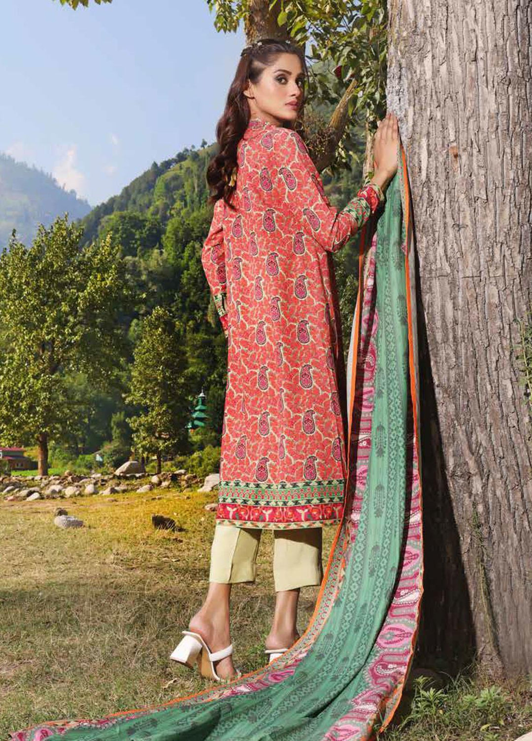 Glamour By Gul Ahmed Printed Karandi Suits Unstitched 3 Piece GA23WG AY-32029 - Winter Collection