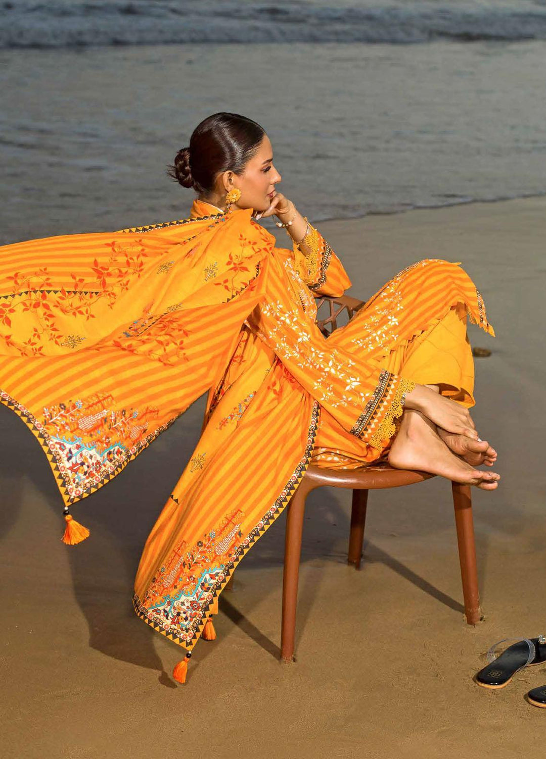 Glamour By Gul Ahmed Embroidered Khaddar Suits Unstitched 3 Piece GA23WG K-32005 - Winter Collection