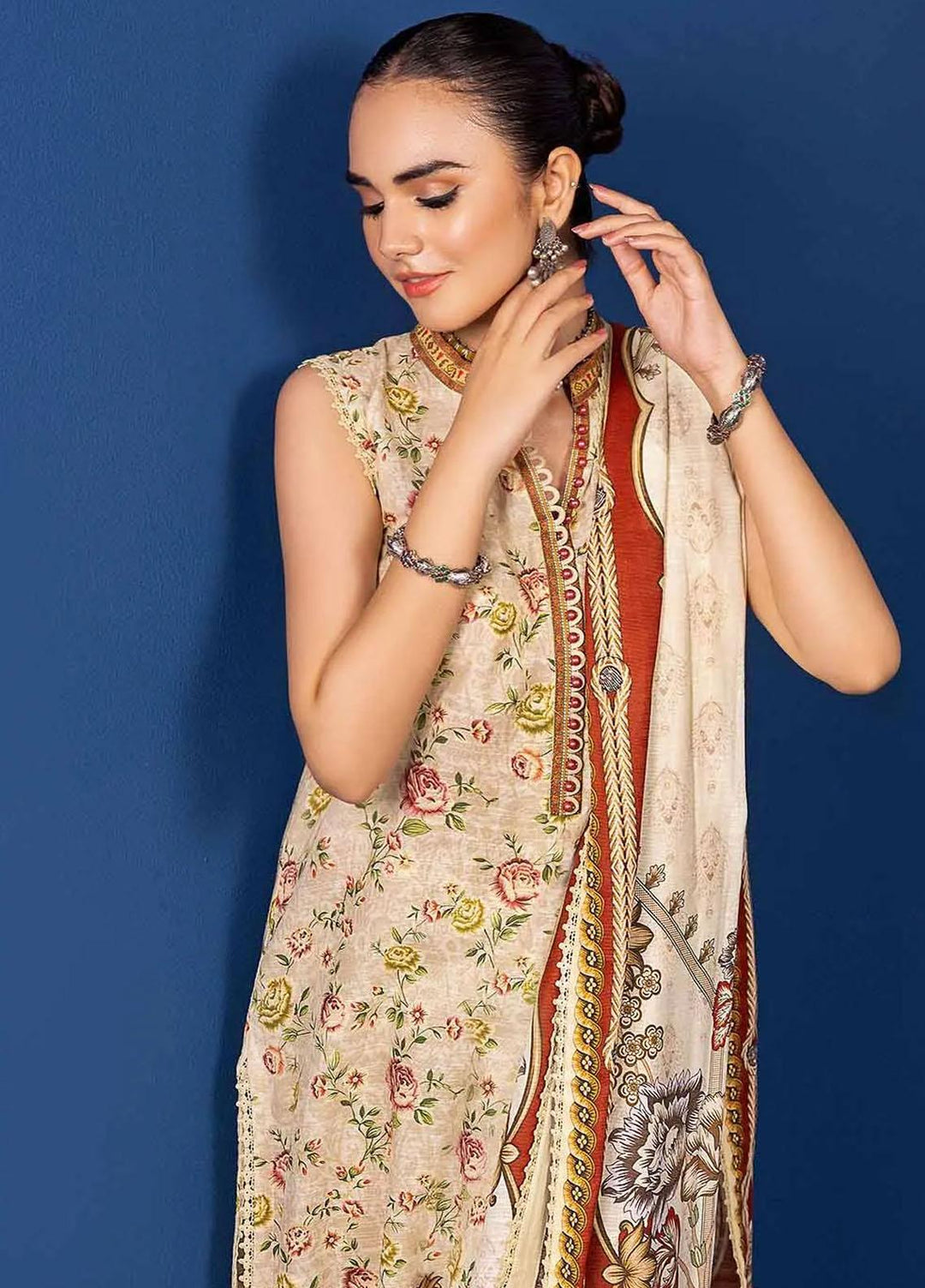 Gul Ahmed Printed Khaddar Suits Unstitched 3 Piece GA23WL K-32015 - Winter Collection