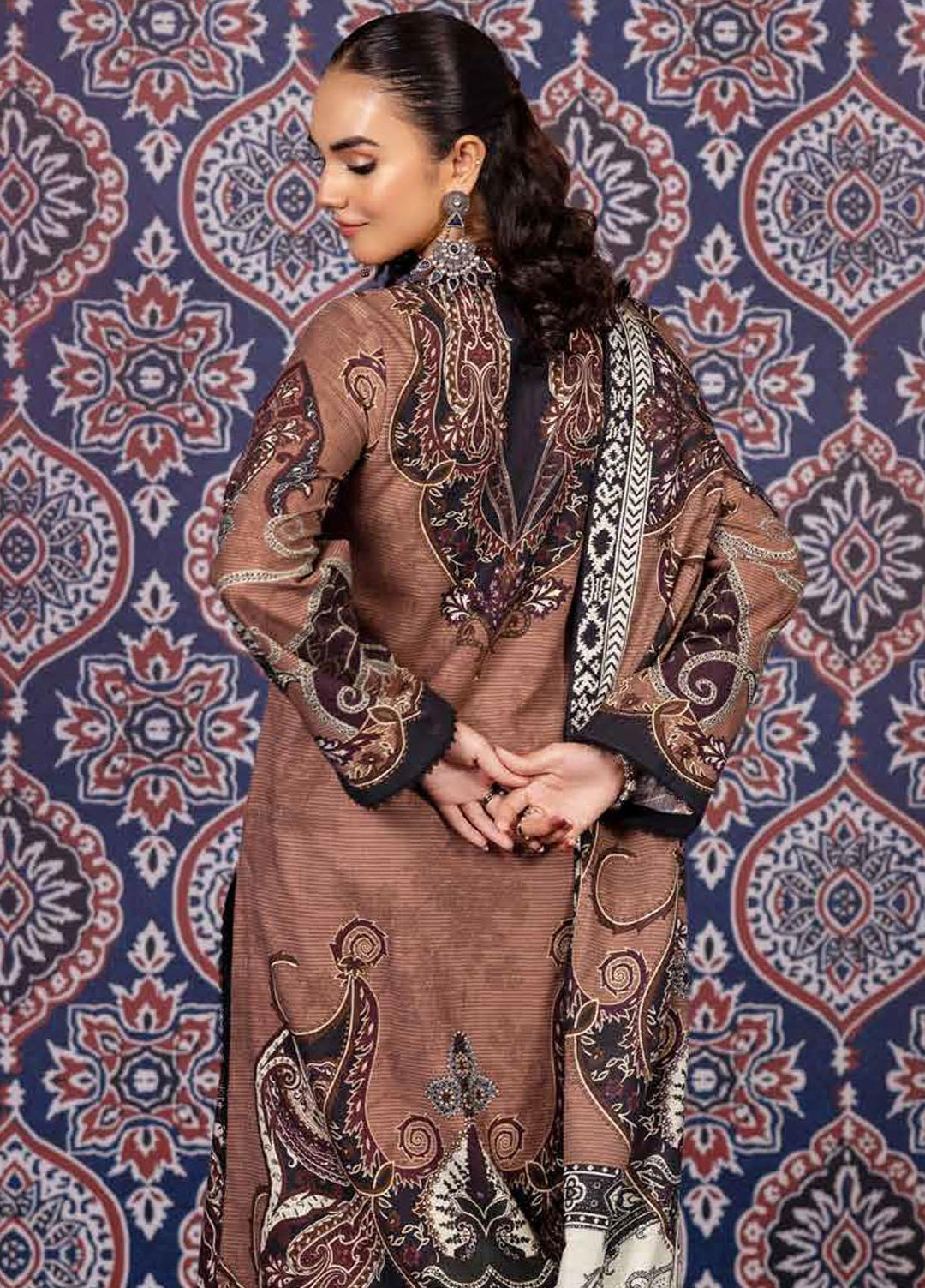 Gul Ahmed Printed Khaddar Suits Unstitched 3 Piece GA23WL K-32028 - Winter Collection
