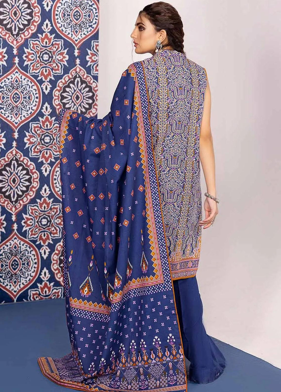 Gul Ahmed Printed Khaddar Suits Unstitched 3 Piece GA23WL K-32035 - Winter Collection