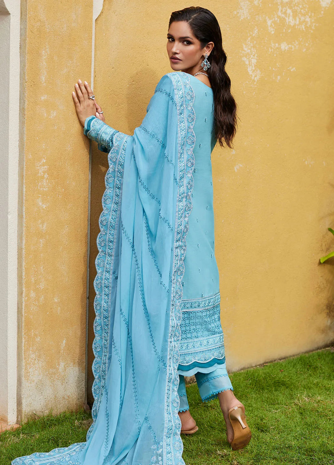 Gulaal Embroidered Lawn Suit Unstitched 3 Piece GL25LL D-05 Dhalia - Summer Collection