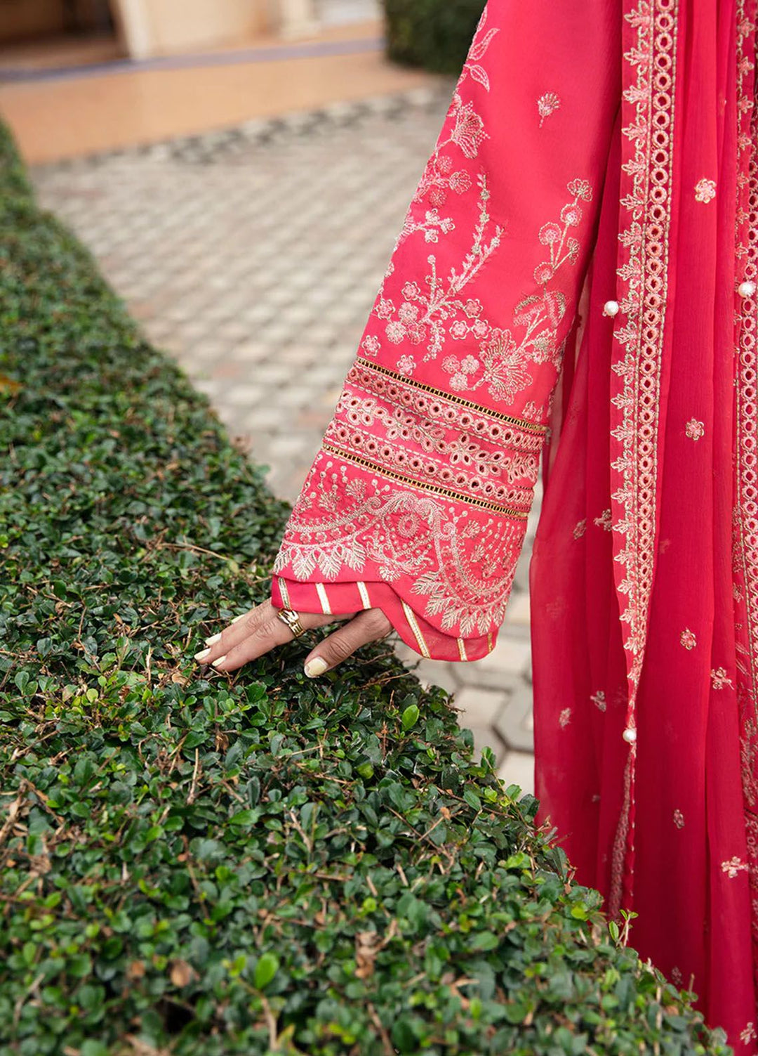 Gulaal Embroidered Lawn Suits Unstitched 3 Piece GL24LL D-06 Alessia - Summer Collection