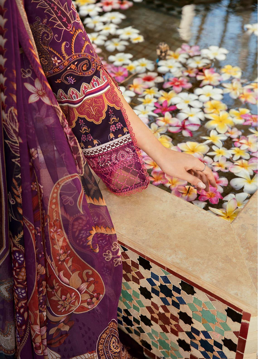 Gulaal Embroidered Lawn Suits Unstitched 3 Piece GL23L 01 Aarish - Summer Collection
