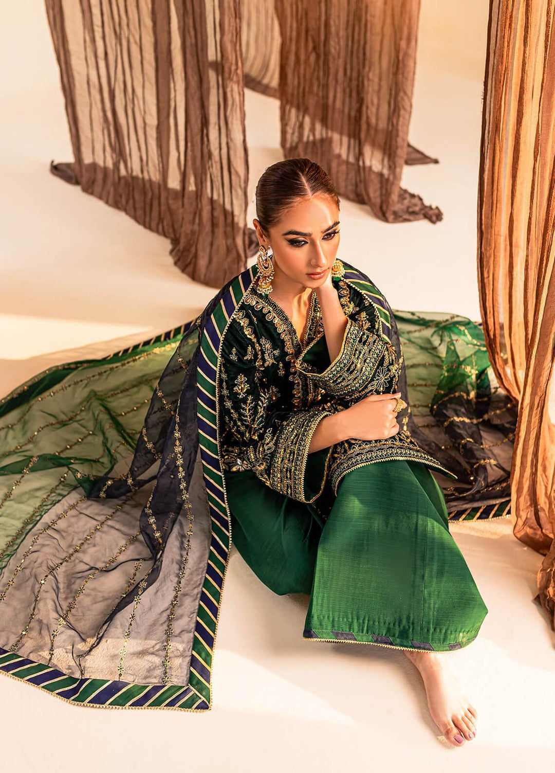 Gulaal Embroidered Velvet Suits Unstitched 3 Piece GL22V 04 ISMAH - Luxury Collection