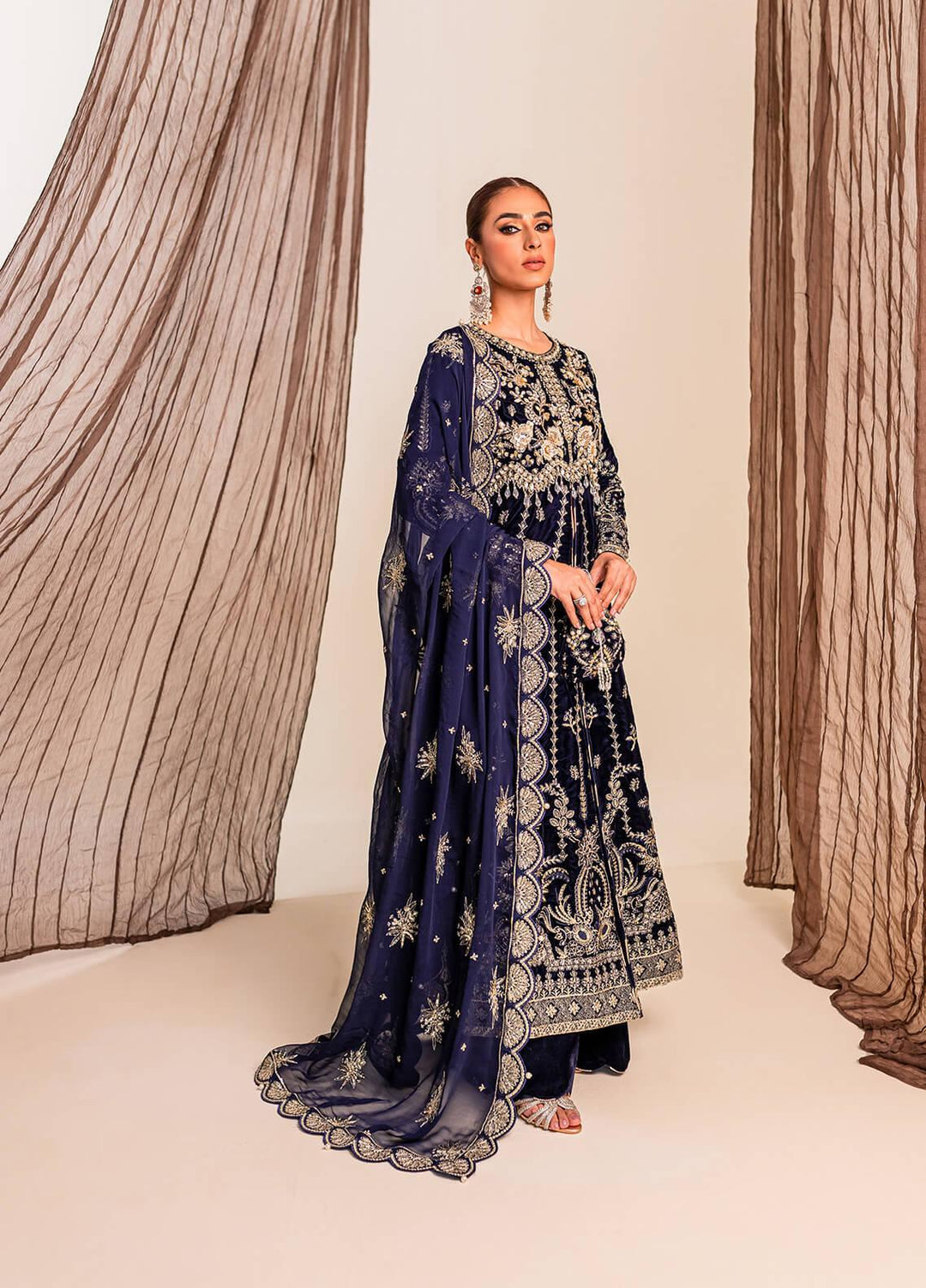 Gulaal Embroidered Velvet Suits Unstitched 3 Piece GL22V 08 AYLIN - Luxury Collection
