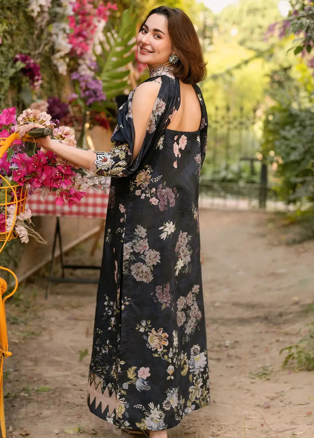 Gulkari by Asifa and Nabeel Chikankari Lawn Suit Unstitched 3 Piece AN25G GKL-02 Meadow Breeze - Summer Collection