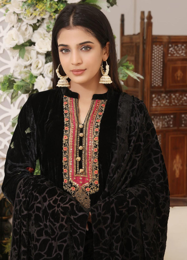 Hadia Eman Embroidered Velvet Suits Unstitched 3 Piece HE23EV D-04 - Festive Collection
