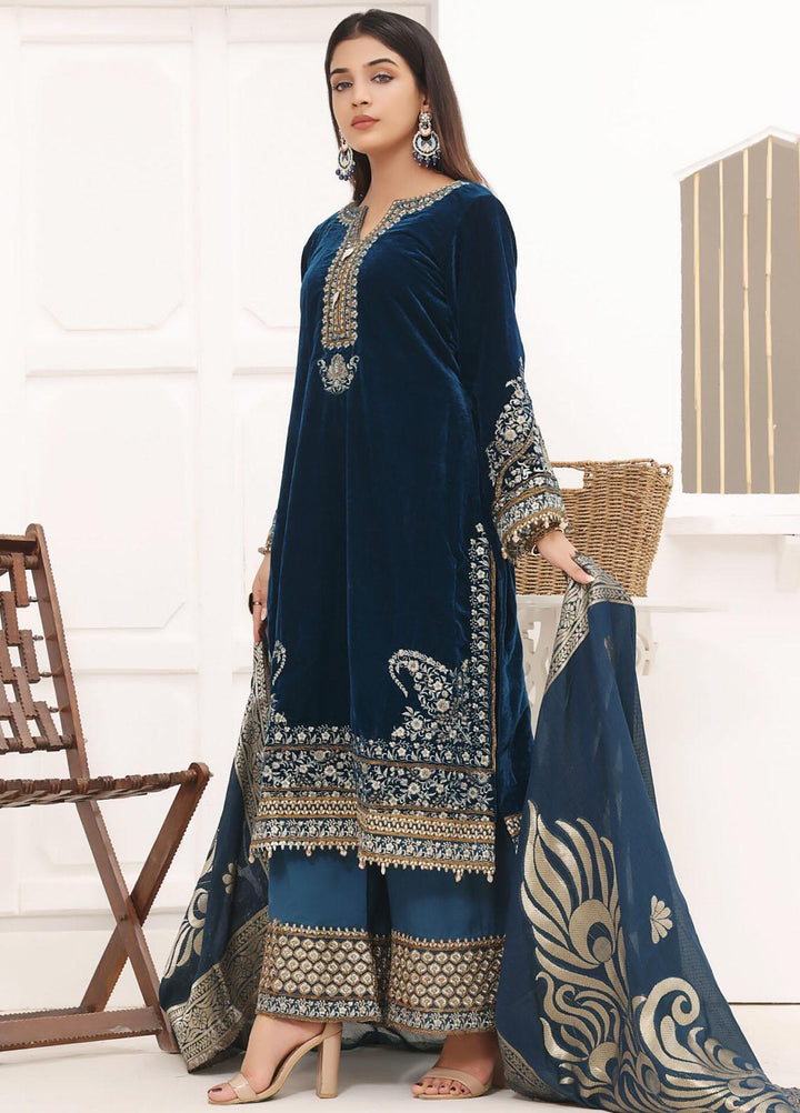 Hadia Eman Embroidered Velvet Suits Unstitched 3 Piece HE23EV D-06 - Festive Collection