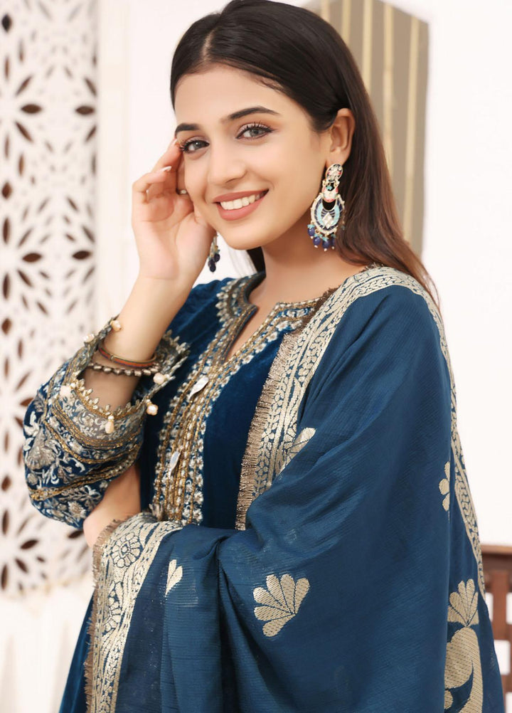 Hadia Eman Embroidered Velvet Suits Unstitched 3 Piece HE23EV D-06 - Festive Collection