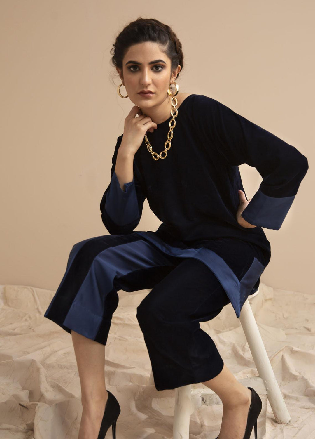 Hana Luxury Pret Embroidered Velvet 2 Piece Dress Sky High Blue