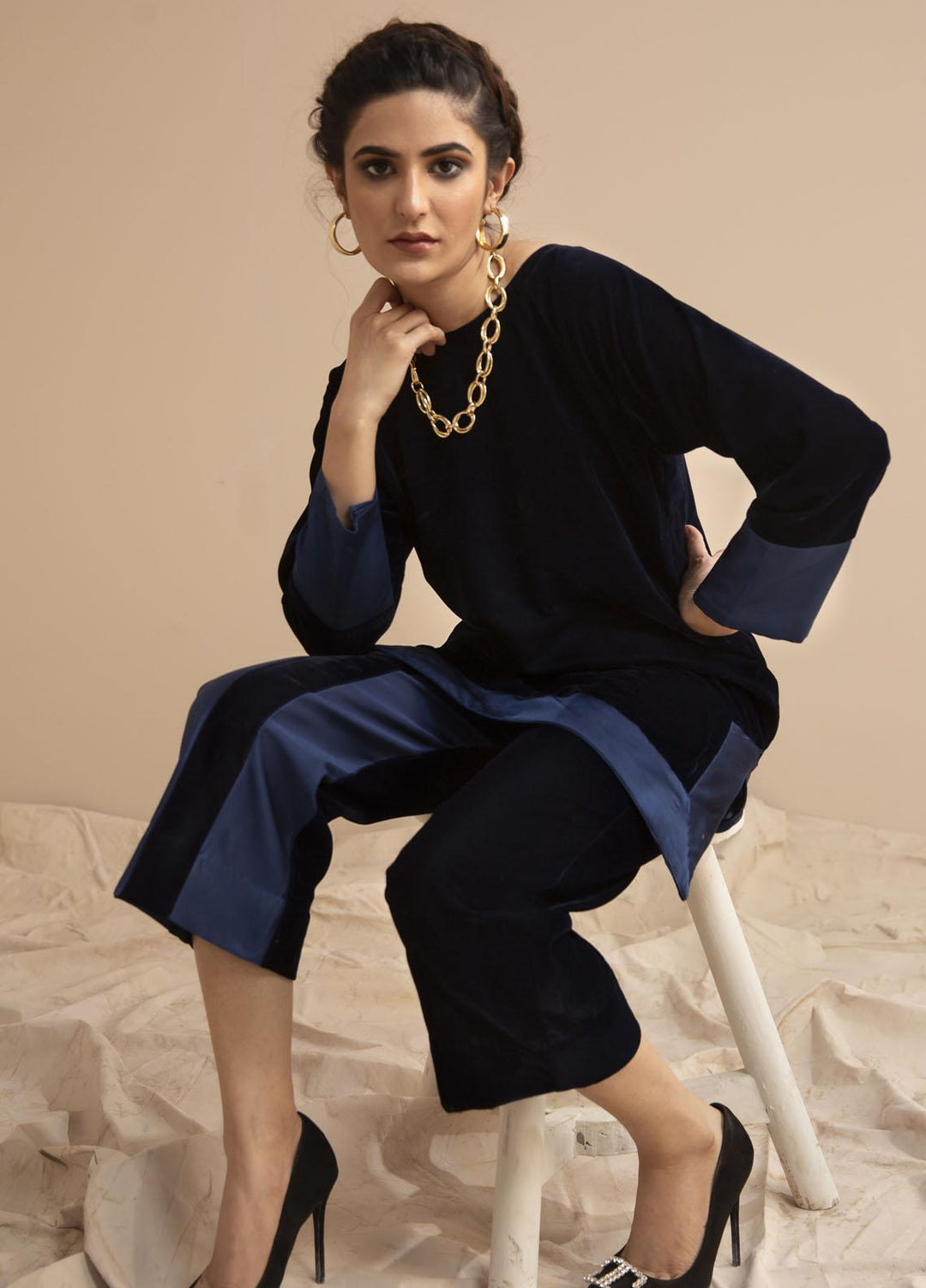 Hana Luxury Pret Embroidered Velvet 2 Piece Dress Sky High Blue