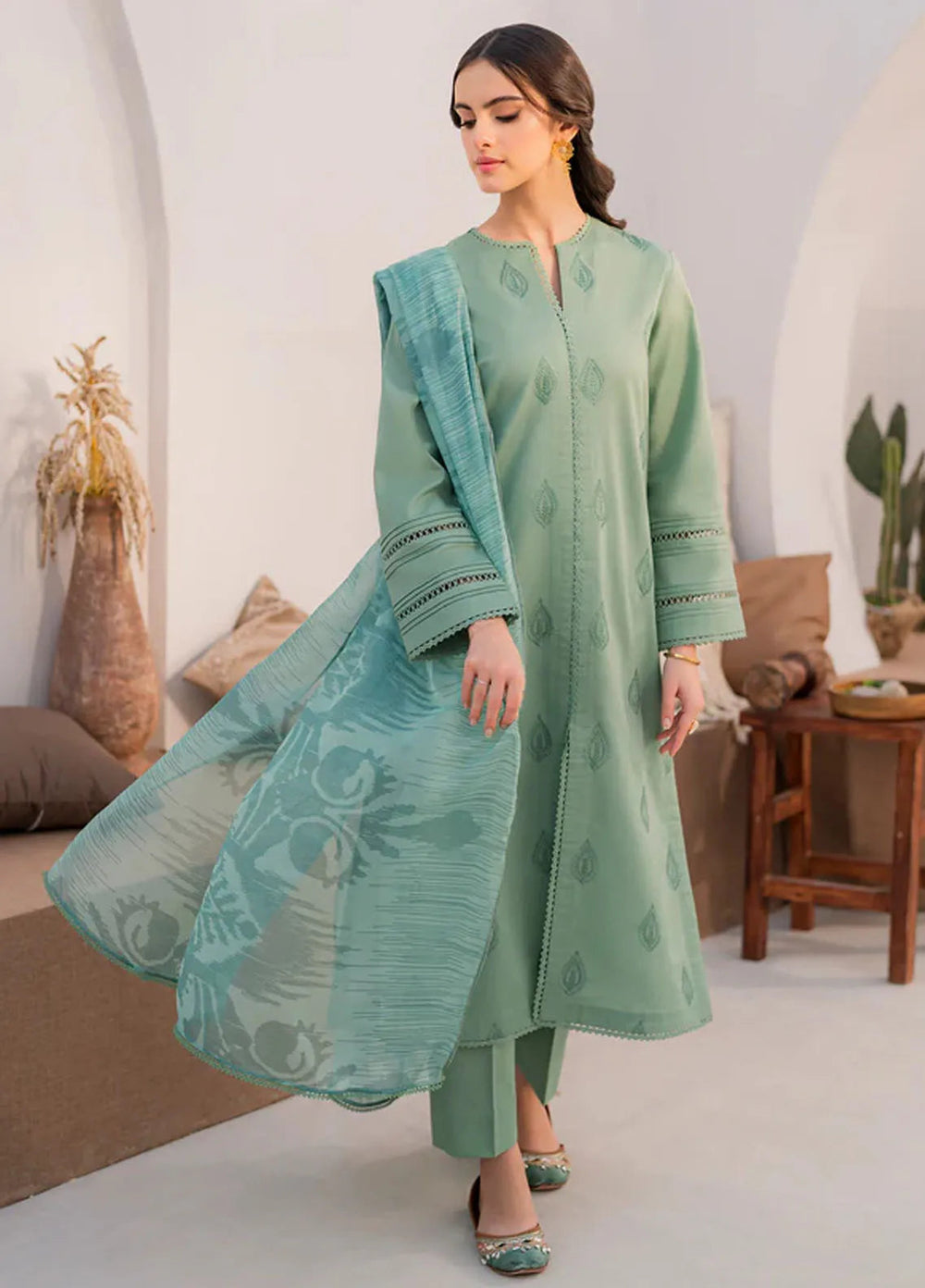 Hana Pret Embroidered Lawn 3 Piece Suit Seaglass