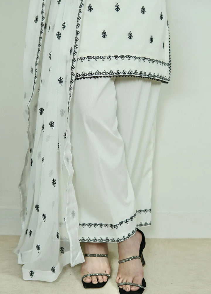 Hanim Pret Embroidered Chiffon 3 Piece Suit Nazneen