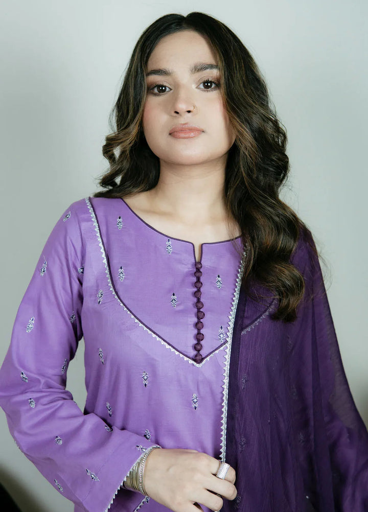 Hanim Pret Embroidered Cotton lawn 3 Piece Suit Meeras