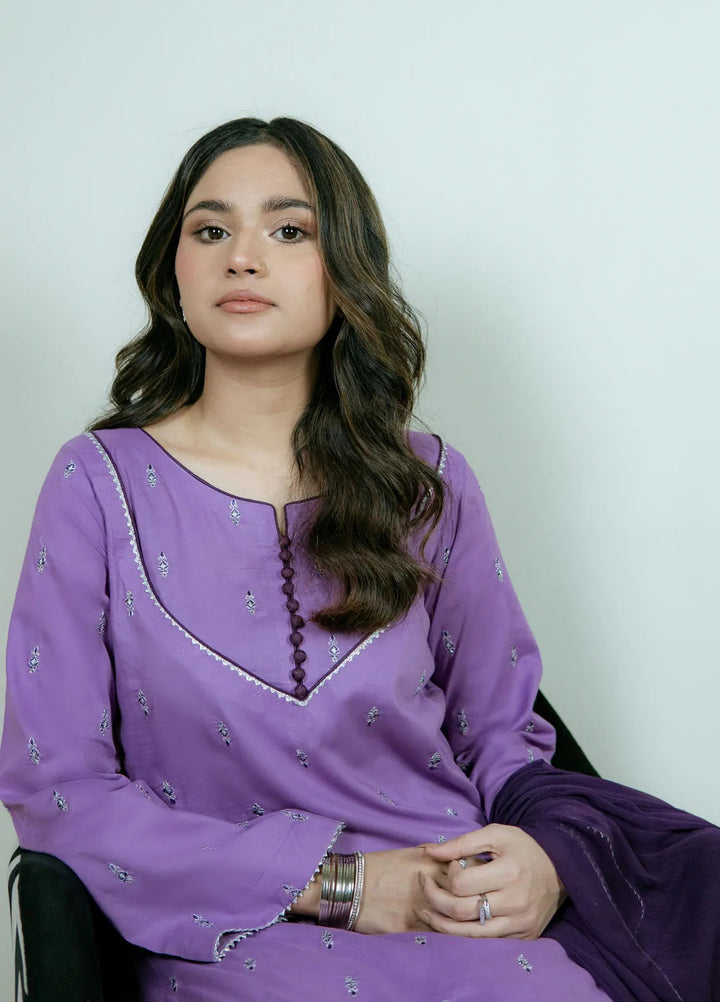 Hanim Pret Embroidered Cotton lawn 3 Piece Suit Meeras