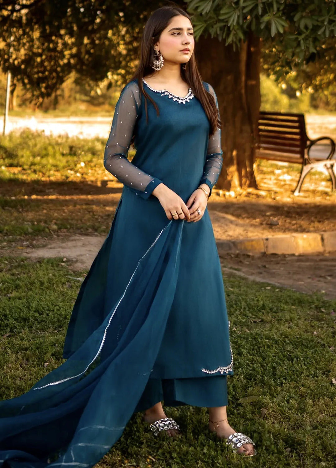 Hanim Pret Embroidered Raw Silk 3 Piece Suit Aroos