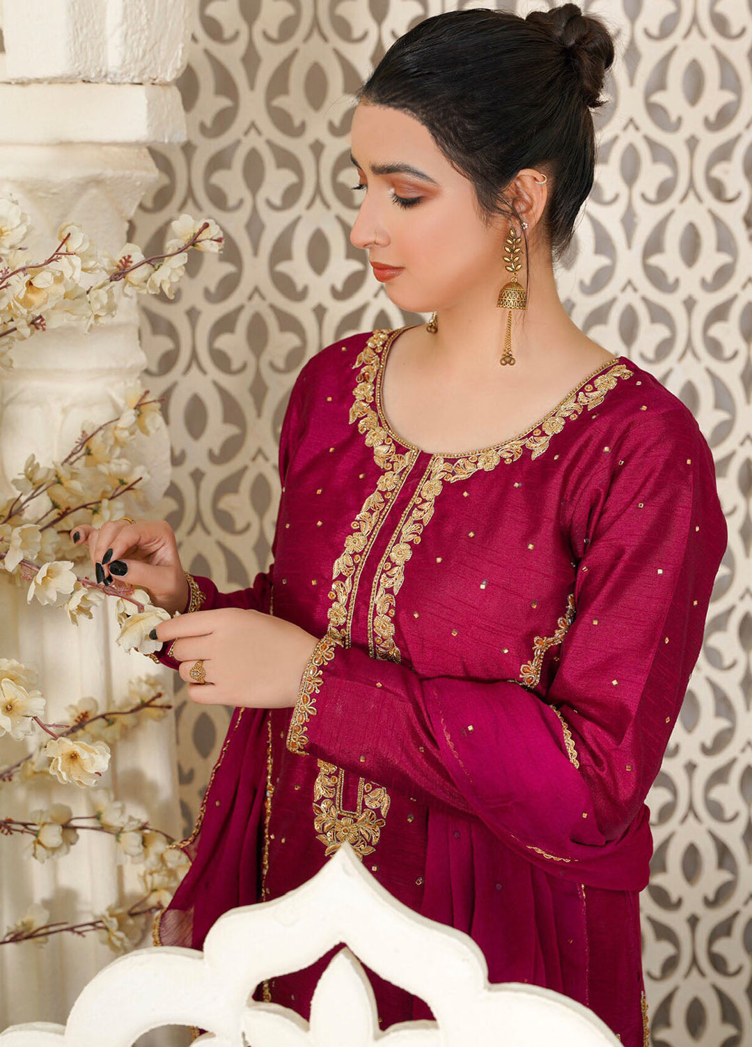 Hanim Pret Embroidered Raw Silk 3 Piece Suit Jaan e Jahan
