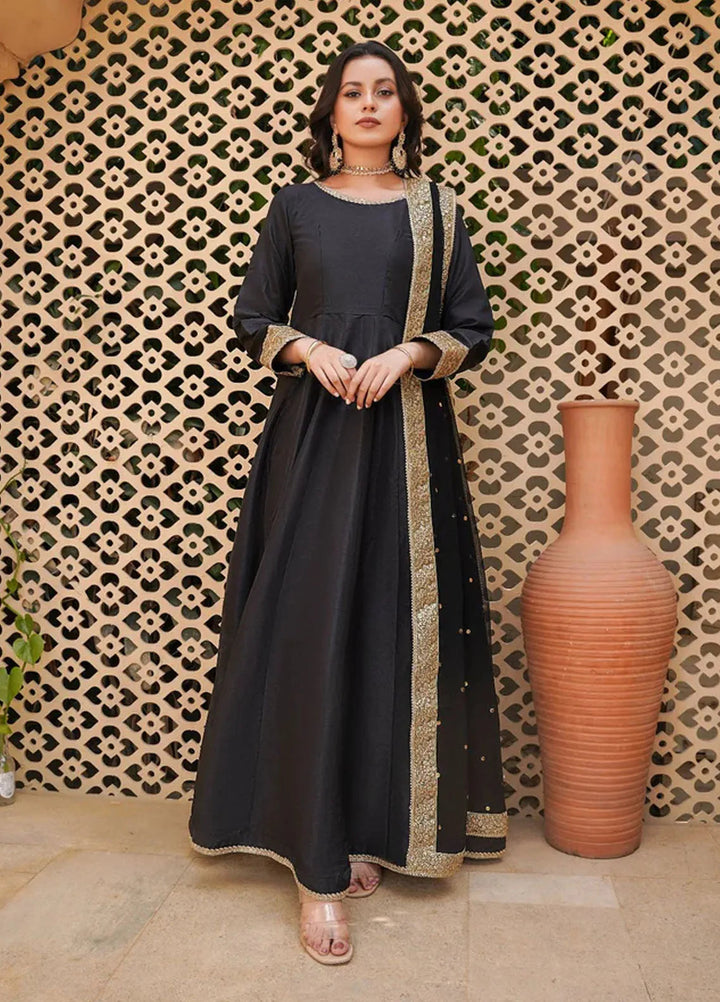 Haniya Mahnoor Pret Embroidered Korean Silk 3 Piece Black Sea