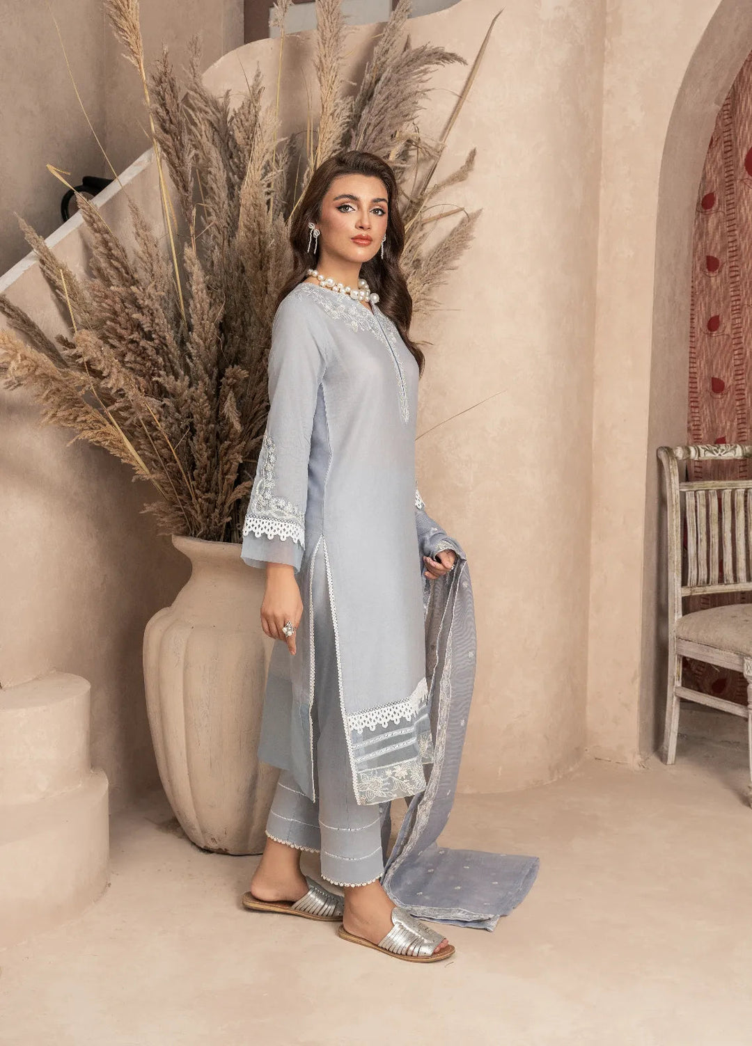 Haniya Mahnoor Pret Embroidered Lawn 3 Piece Suit Breeze