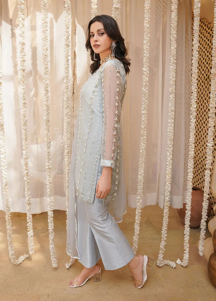 Haniya Mahnoor Pret Embroidered Organza 3 Piece Sky Ice