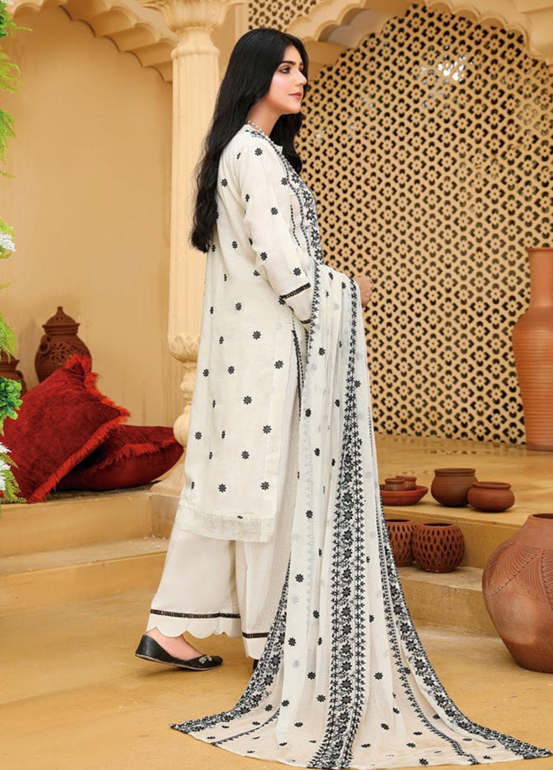 Hayaa by Humdum Embroidered Karandi Suits Unstitched 3 Piece HD22HY D-02 - Winter Collection