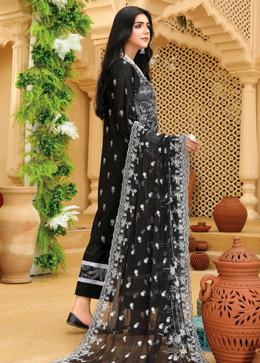 Hayaa by Humdum Embroidered Karandi Suits Unstitched 3 Piece HD22HY D-05 - Winter Collection