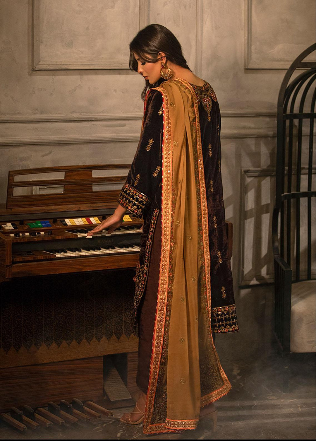 Heer By Noorma Kaamal Embroidered Velvet Suits Unstitched 3 Piece NK22H NK-V-03 - Luxury Collection