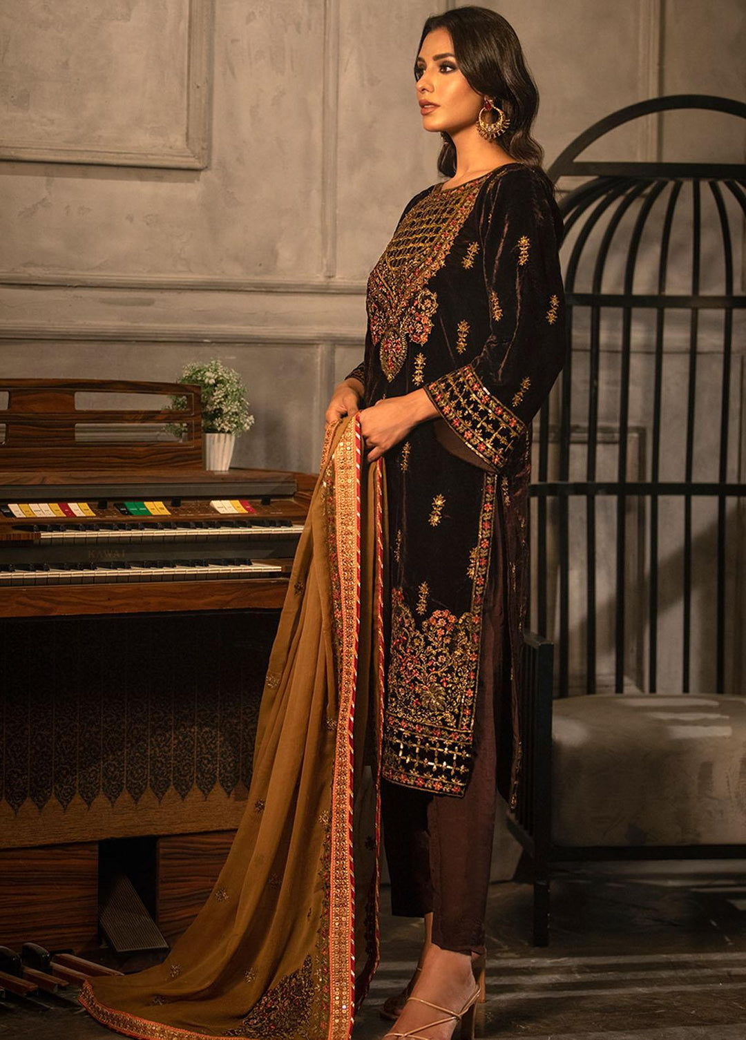 Heer By Noorma Kaamal Embroidered Velvet Suits Unstitched 3 Piece NK22H NK-V-03 - Luxury Collection