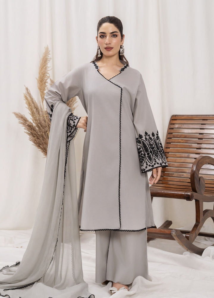 HEM Pret Embroidered Lawn 3 Piece Suit Libra