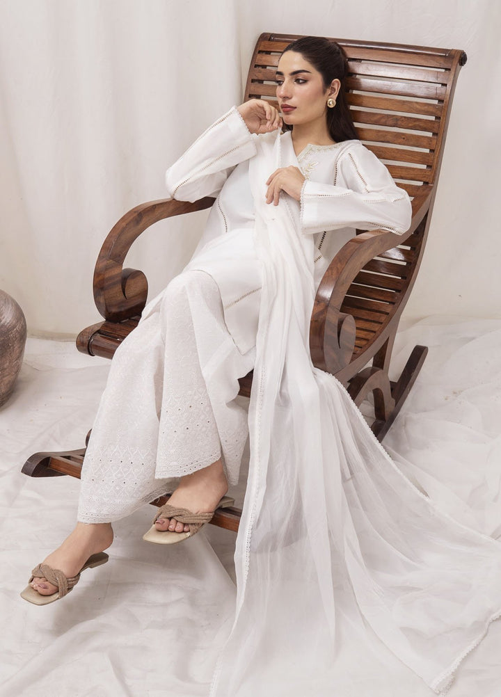 HEM Pret Embroidered Lawn 3 Piece Suit Star Bust