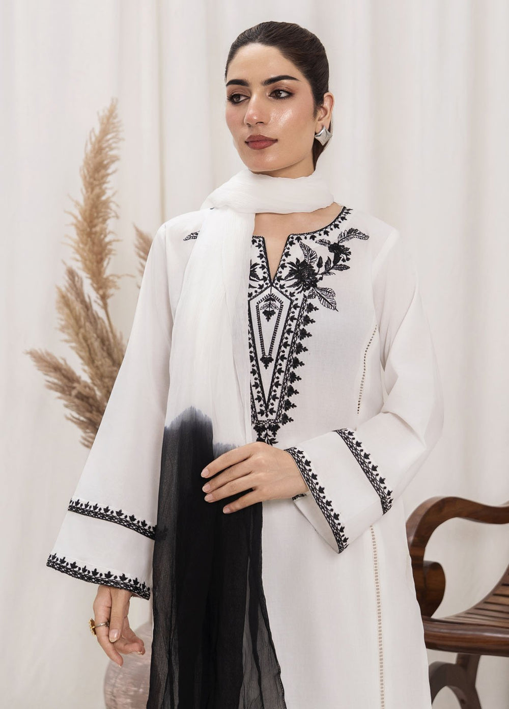 HEM Pret Embroidered Lawn 3 Piece Suit Zebra