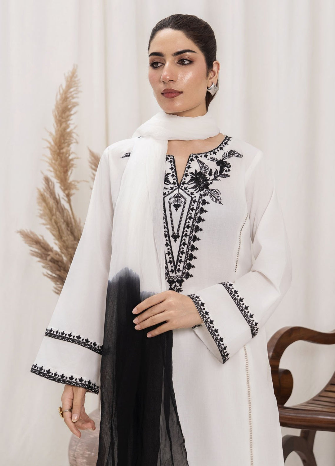 HEM Pret Embroidered Lawn 3 Piece Suit Zebra