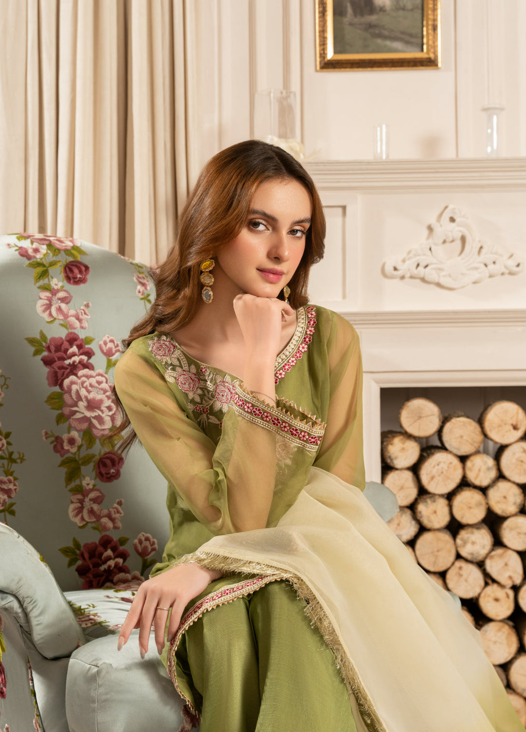 HEM Pret Embroidered Organza 3 Piece Suit Mahira