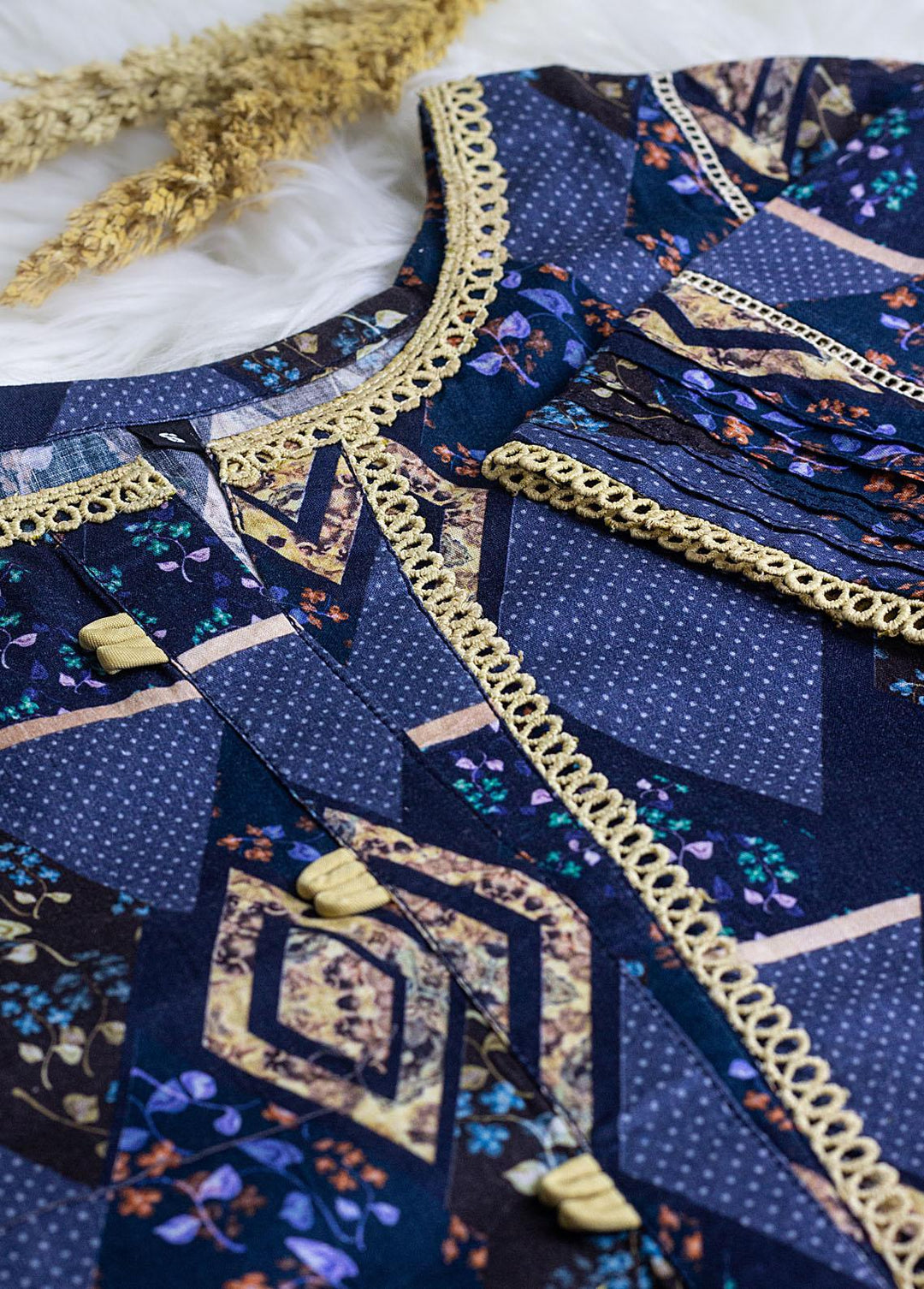 Hiba Clothing Pret Printed Lawn 2 Piece Suit HC23S HW-001