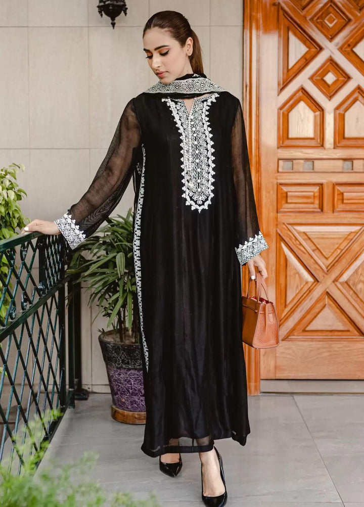 Hues Atelier Pret Embroidered Cotton Net 3 Piece Suit HA23LP Monochrome