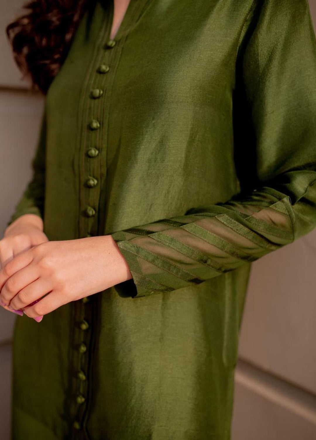 Hues Atelier Pret Embroidered Raw Silk 2 Piece Suit HA23LP Olive Fringe