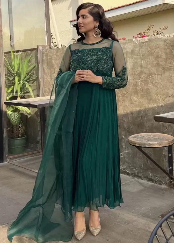 Hues Atelier Pret Embroidered Chiffon 3 Piece Suit HA23LP Pleated Green