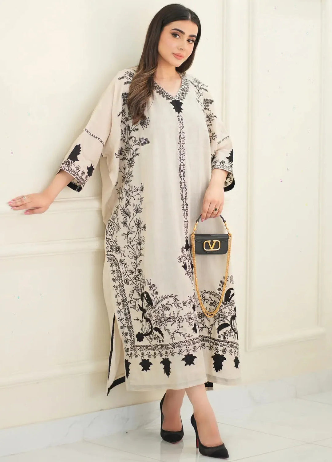 Hues Atelier Pret Embroidered Pashmiona Shawl 1 Piece Pashmina kaftan