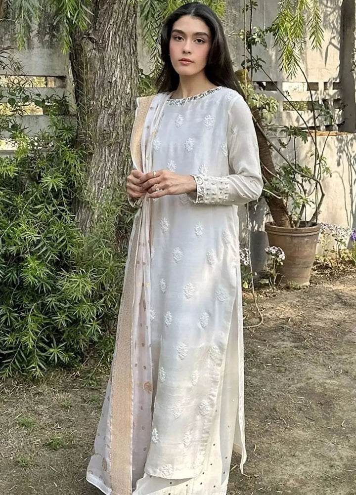 Hues Atelier Pret Embroidered Raw Silk 3 Piece Suit Nooray White