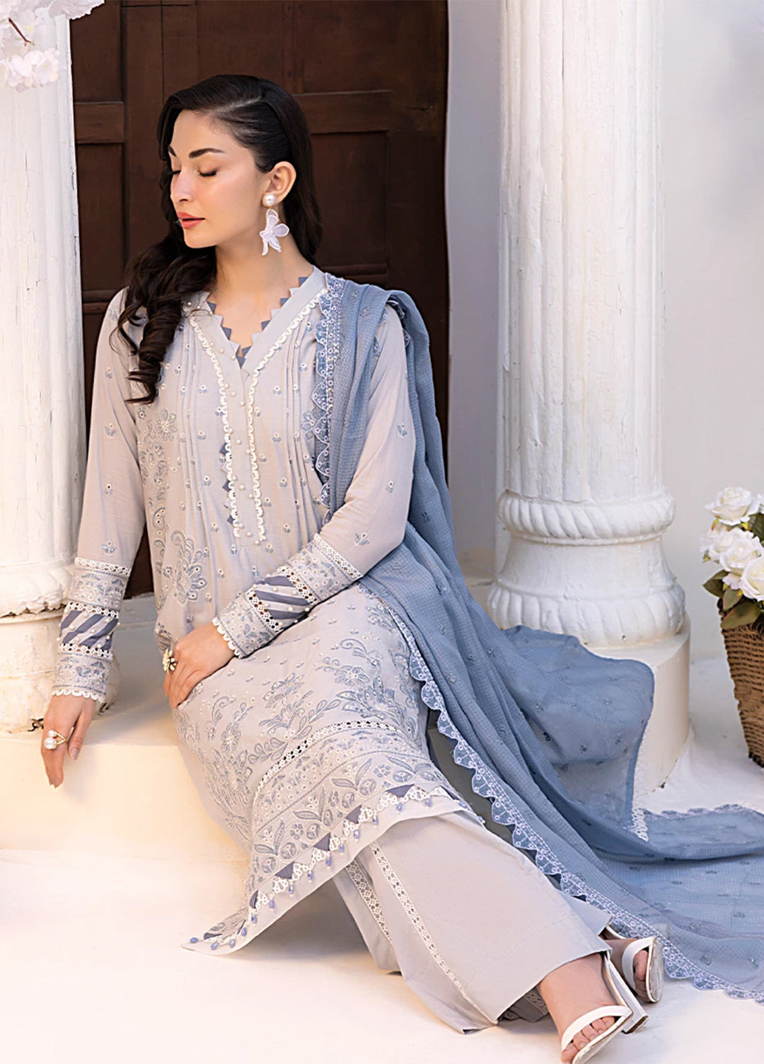 Husn-e-Bahar by Salitex Embroidered Lawn Suits Unstitched 3 Piece SSW6U3P098UT - Summer Collection