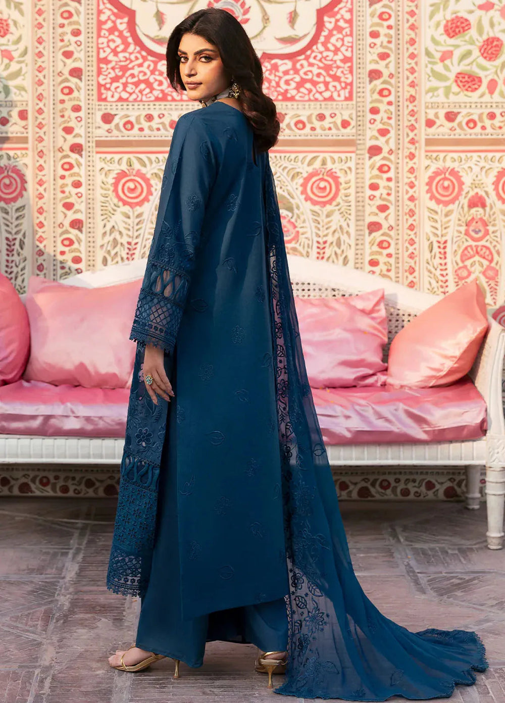 Husn e Jahan by Mahnur Embroidered Lawn Suits Unstitched 3 Piece MN25HJ Cyania - Summer Collection