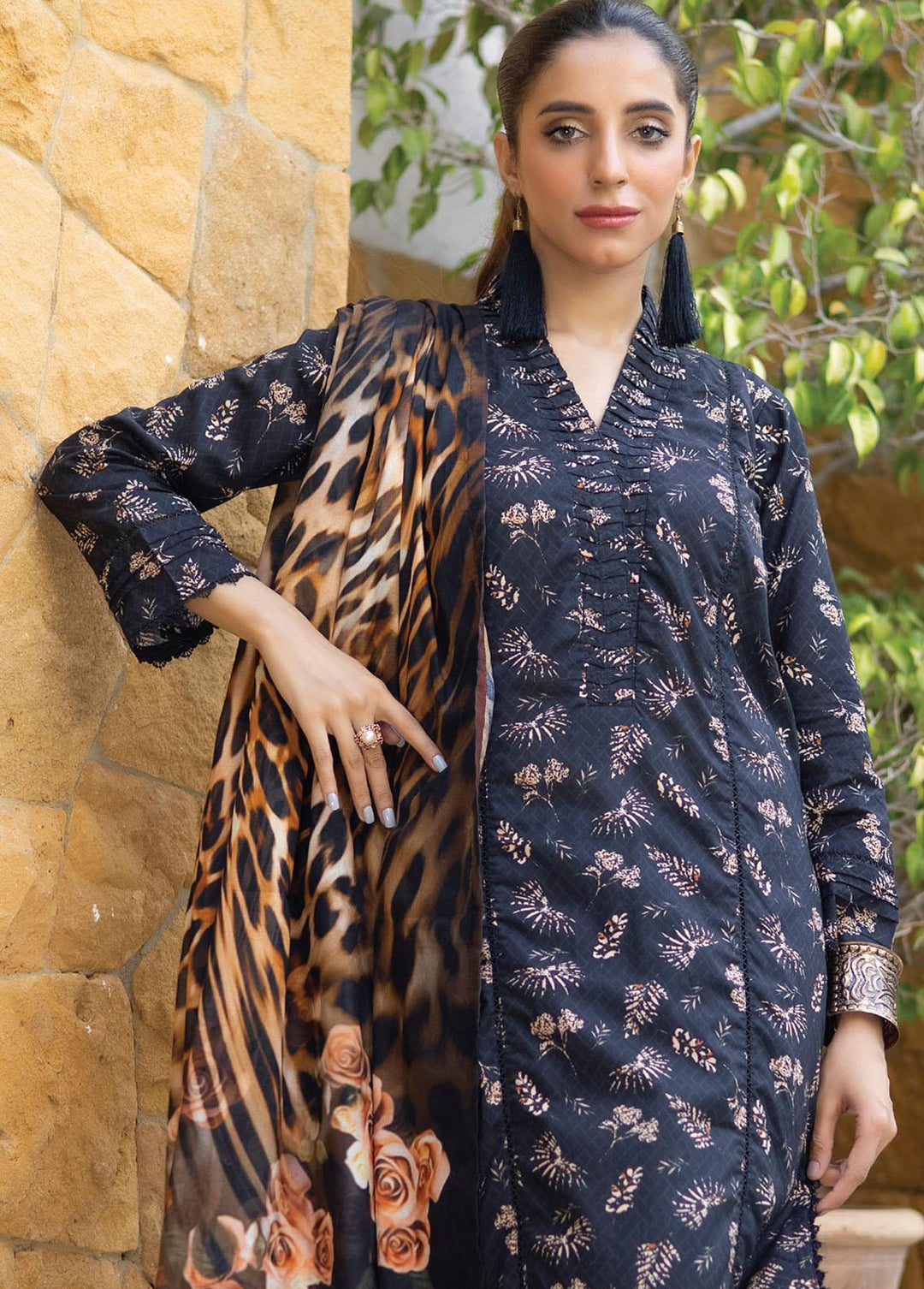 Identic Separates By Regalia Textiles Printed Lawn Suits Unstitched 3 Piece RGT23-IS8 6 - Summer Collection