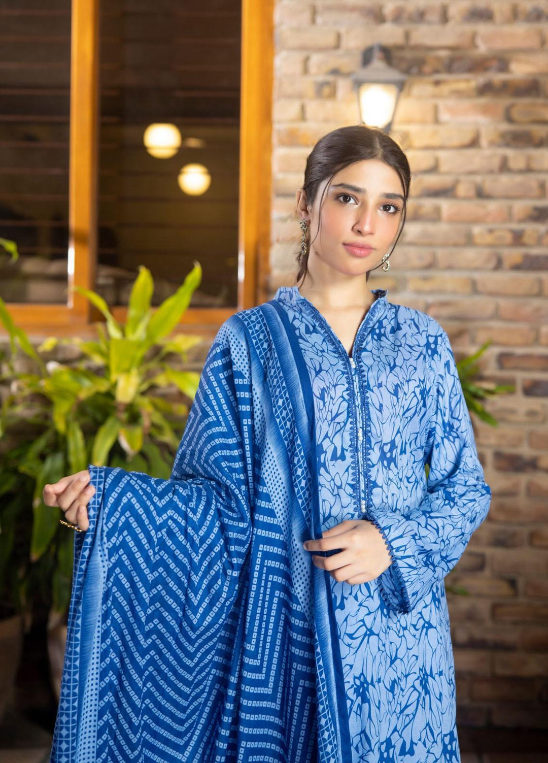 Regalia Textiles Printed Lawn Suits Unstitched 3 Piece RGT23-IS11 ISV11-12 - Summer Collection
