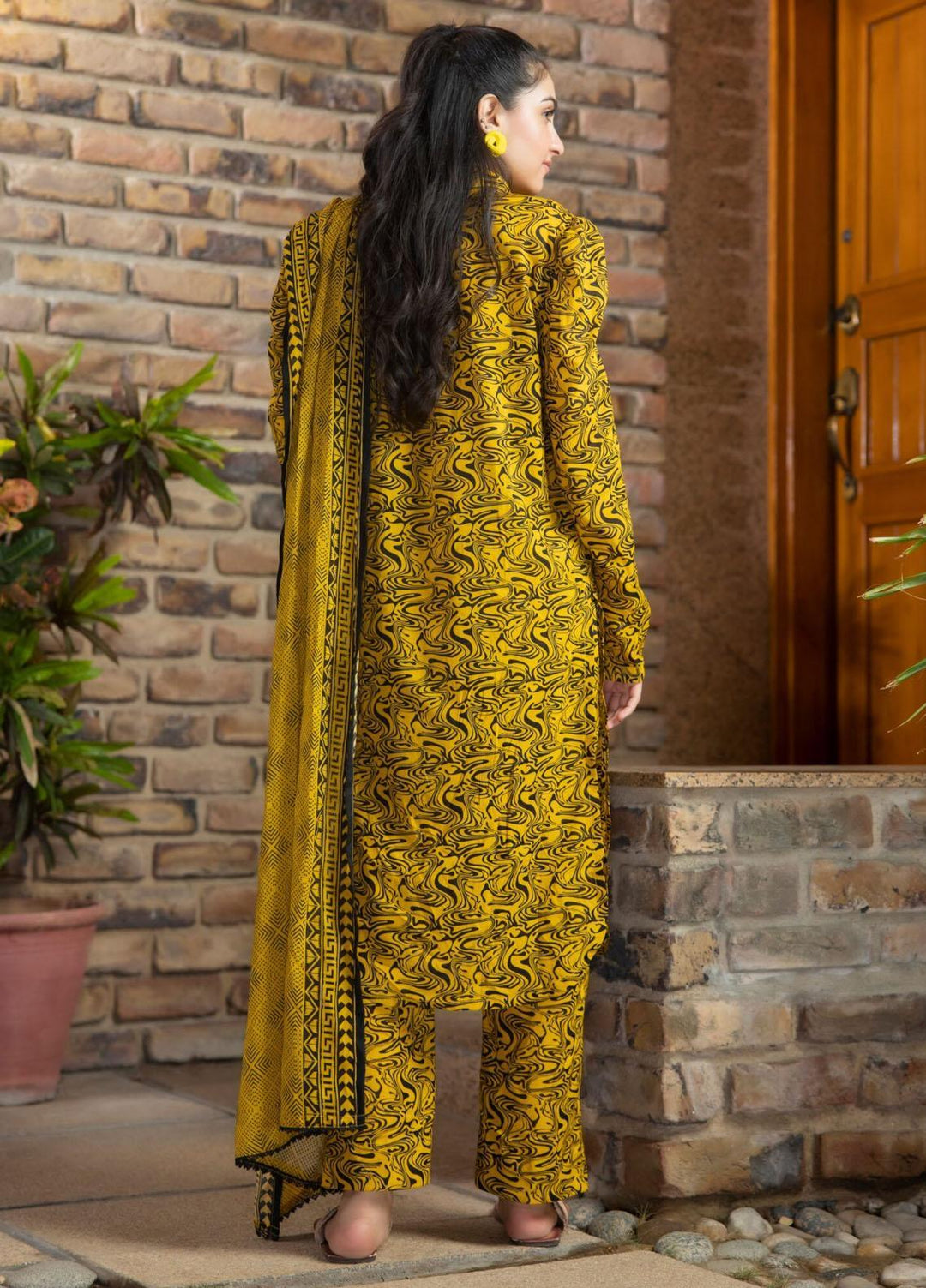 Regalia Textiles Printed Lawn Suits Unstitched 3 Piece RGT23-IS11 ISV11-13 - Summer Collection