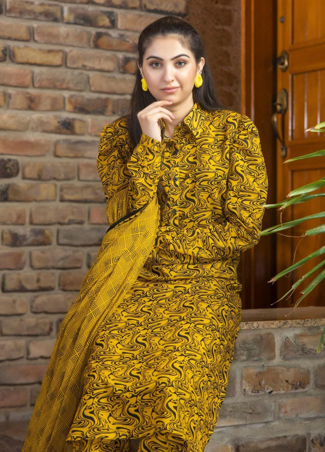 Regalia Textiles Printed Lawn Suits Unstitched 3 Piece RGT23-IS11 ISV11-13 - Summer Collection