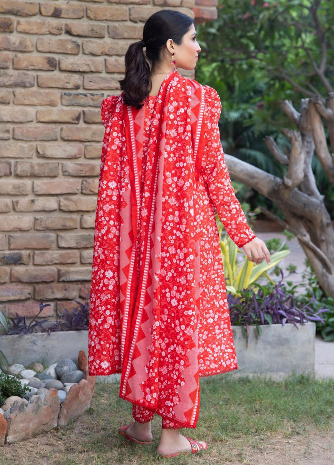 Regalia Textiles Printed Lawn Suits Unstitched 3 Piece RGT23-IS11 ISV11-5 - Summer Collection